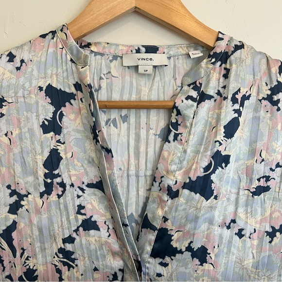 Vince Womens Floral Print Accordion Pleat Button Down Blouse Blue Pink Sz Small - Picture 2 of 9